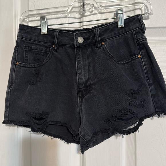 PacSun High Rise Distressed Festival Black Denim Shorts - Size 26 - Picture 1 of 3